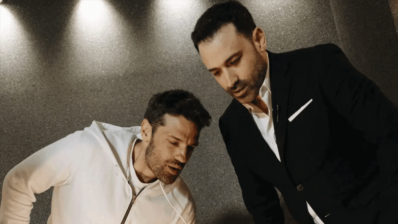 Κωνσταντίνος Αργυρός: Γενέθλια για τον τραγουδιστή – Η συγκινητική έκπληξη στο καμαρίνι του