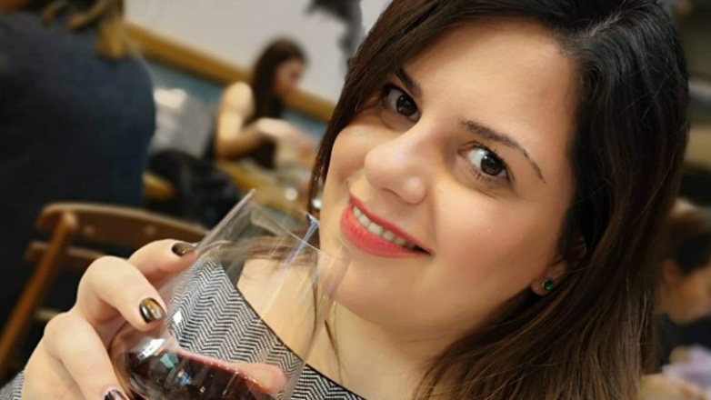 Ποινική δίωξη για απάτη σε βαθμό κακουργήματος και ξέπλυμα βρώμικου χρήματος σε βάρος της «δημοσιογράφου» για τα «μαϊμού» – ταξίδια