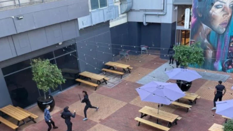 Επίθεση με μαχαίρι σε εμπορικό κέντρο της Μελβούρνης