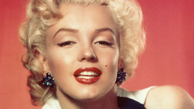 Αλληλεγγύη με λάμψη Χόλιγουντ: «Σωσίες» της Μέριλιν στηρίζουν τις γυναίκες με καρκίνο στο Δουβλίνο