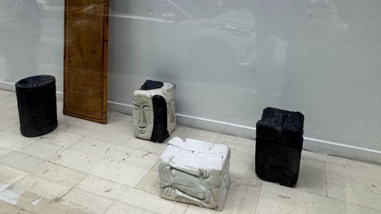 Θεσσαλονίκη: Ανθρώπινες μορφές από πηλό αναζητούν τον εαυτό τους στο κέντρο της πόλης