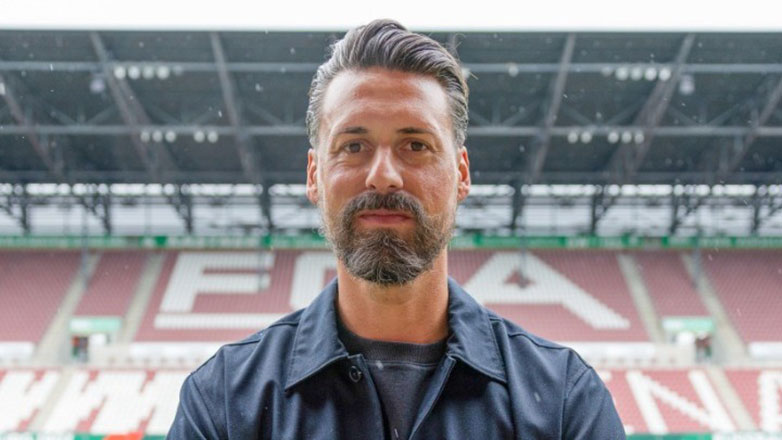 Ο Σάντρο Βάγκνερ ανέλαβε την Άουγκσμπουργκ