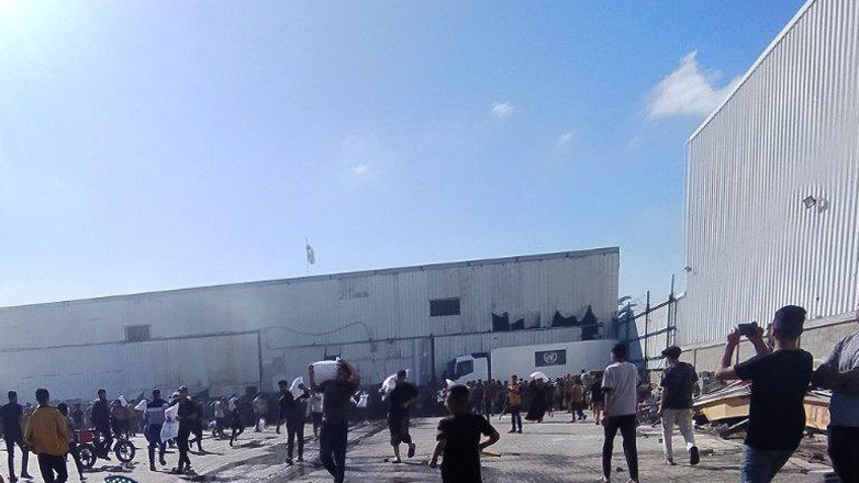 Γάζα: Λεηλάτησαν αποθήκη τροφίμων