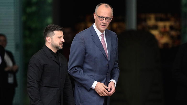 Συμφωνίες ύψους 5 δισ. ευρώ υπέγραψαν οι υπουργοί Άμυνας Γερμανίας – Ουκρανίας