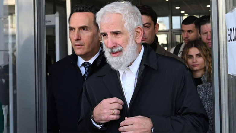 Πέτρος Φιλιππίδης: Εκτός δικαστικής αίθουσας ο ηθοποιός λόγω έντονης αδιαθεσίας