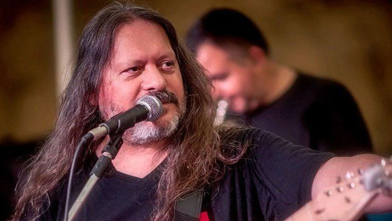 Ο Αντώνης Μιτζέλος στη σκηνή του Μικρού Κεραμεικού για μία μοναδική μουσική βραδιά