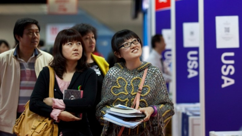 Το Πεκίνο αντιδρά στο σχέδιο των ΗΠΑ να ανακαλέσουν τις φοιτητικές βίζες