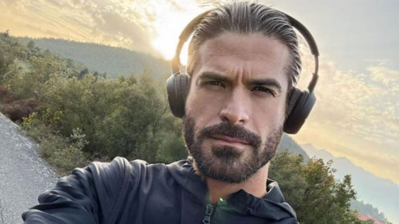 Άρης Μουγκοπέτρος: Οι τελευταίες εξελίξεις για την υγεία του – Έχει τοποθετηθεί σιλικόνη μέσα στο μάτι του