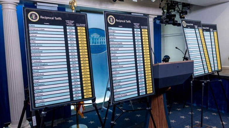 Εκπρόσωπος του Τραμπ καταφέρεται εναντίον των δικαστών για το μπλόκο στους δασμούς Εκπρόσωπος του Τραμπ καταφέρεται εναντίον των δικαστών για το μπλόκο στους δασμούς