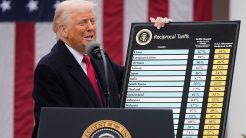 ΗΠΑ: Δικαστικό «φρένο» στους δασμούς Τραμπ