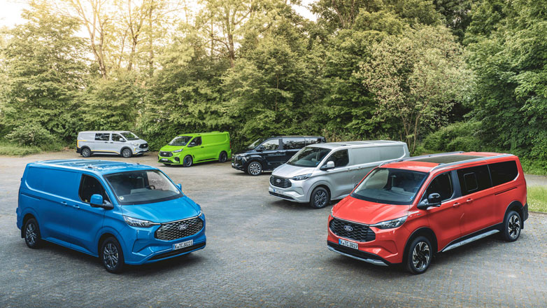 Νέο Ford E-Transit Custom: Με μειωμένο λειτουργικό κόστος έως και 40% σε σχέση με ένα αντίστοιχο ντίζελ βαν