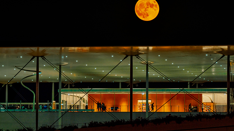 Full Moon Sleepovers: Τρεις βραδιές γεμάτες σινεμά, παιχνίδια και χαλάρωση υπό το φως της πανσελήνου στο Πάρκο Σταύρος Νιάρχος