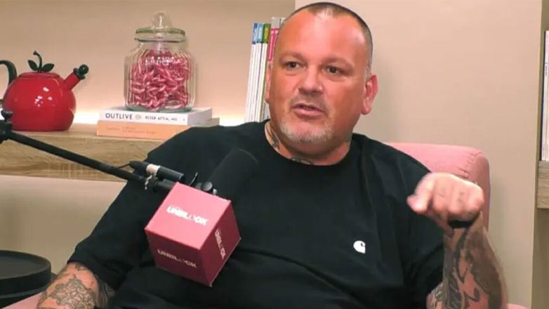 Δημήτρης Σκαρμούτσος: «Έπιασα πάτο με την ηρωίνη, πίστευα ότι δεν πρέπει να ζω και να υπάρχω»