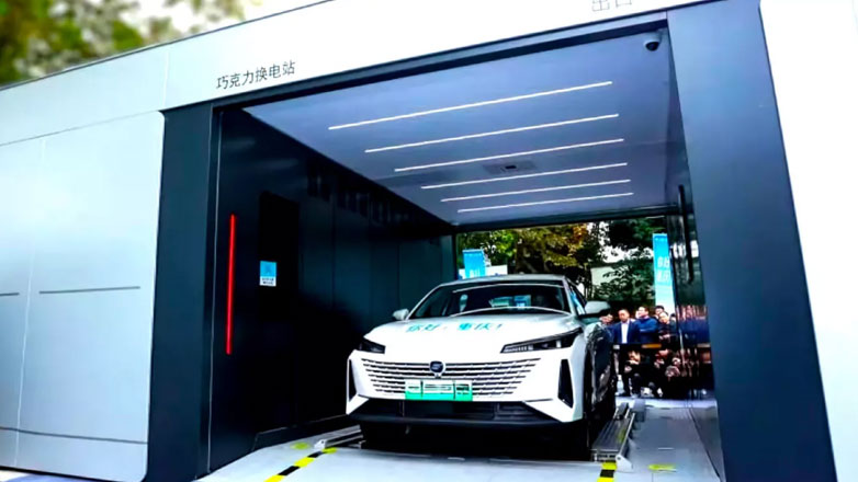 Τα αλλάζουν όλα οι Κινέζοι: Τέλος οι φορτίσεις των EV – Έρχονται χιλιάδες σταθμοί αλλαγής μπαταρίας