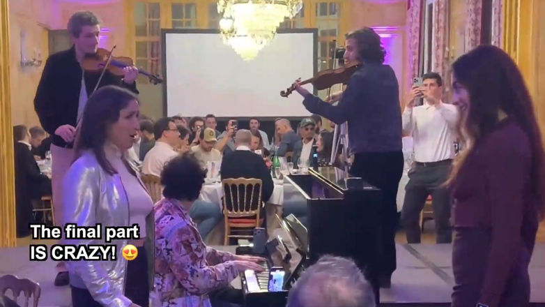 Όταν συνωμότησε το Σύμπαν ένα βράδυ στο Παρίσι