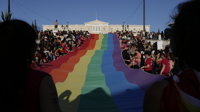 Το ΣτΕ έκρινε ως σύμφωνο με το Σύνταγμα τον γάμο των ομόφυλων ζευγαριών