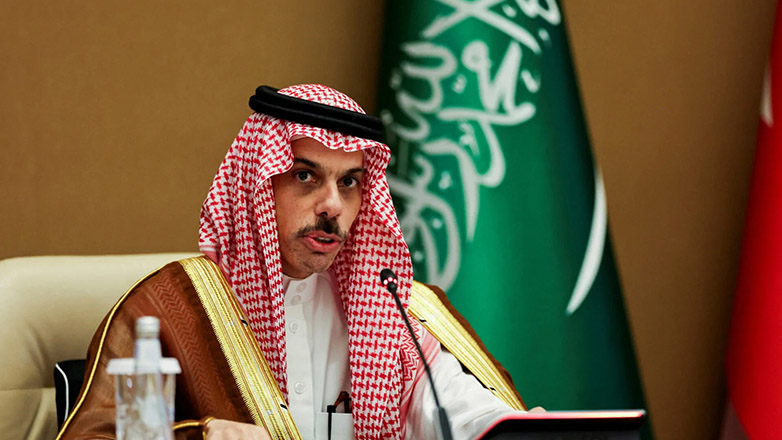 Στη Δαμασκό ο ΥΠΕΞ της Σαουδικής Αραβίας για να συζητήσει την ανοικοδόμηση της Συρίας