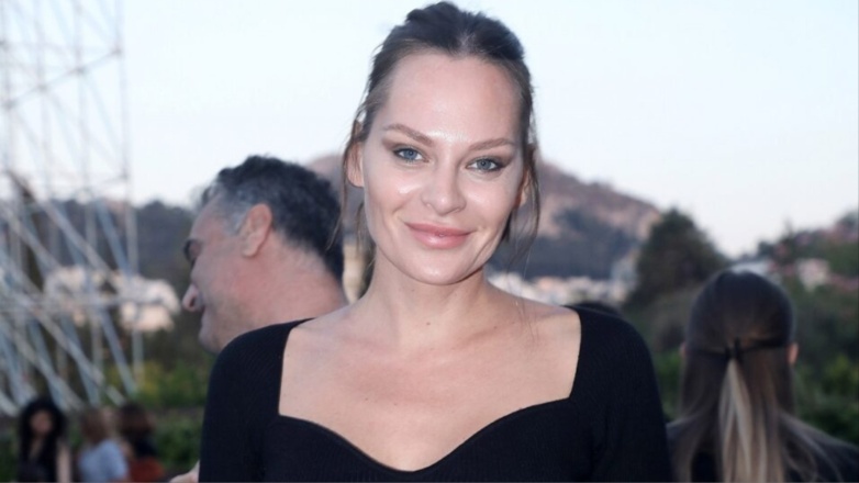 Υβόννη Μπόσνιακ: «Δεν έχω ανάγκη να σταματήσω το χρόνο, αλλά θέλω να κάνω τα πάντα για το δέρμα µου»