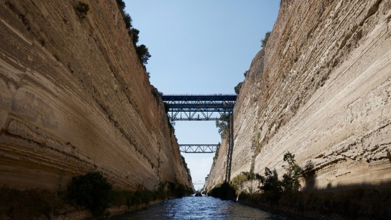 Νεκρός εντοπίστηκε Γάλλος τουρίστας μέσα σε ιστιοπλοϊκό στη Διώρυγα της Κορίνθου