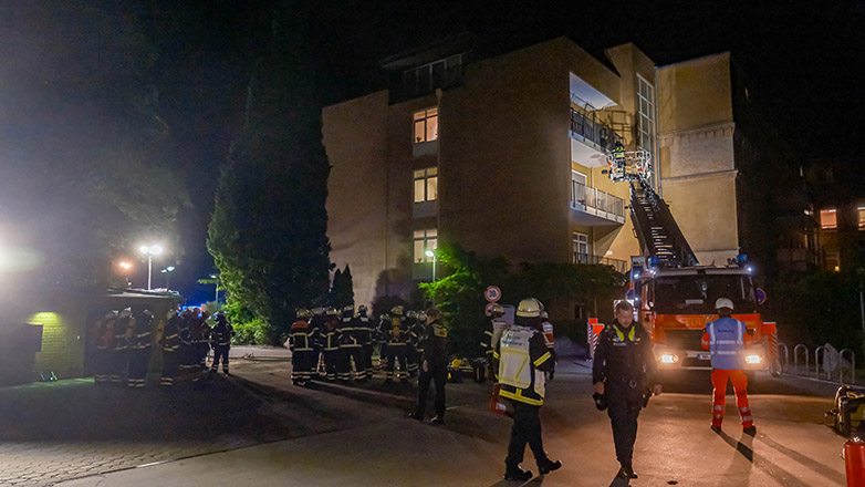 Αμβούργο: Φωτιά σε Νοσοκομείο άφησε πίσω της 3 νεκρούς και 50 τραυματίες Αμβούργο: Φωτιά σε Νοσοκομείο άφησε πίσω της 3 νεκρούς και 50 τραυματίες