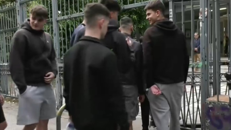 Πανελλαδικές: «Ήρθα… για την εμπειρία» λένε μαθητές, αστειευόμενοι