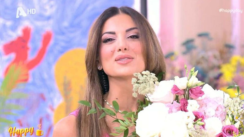 Γενέθλια για τη Σταματίνα Τσιμτσιλή στο πλατό του Happy Day! Γενέθλια για τη Σταματίνα Τσιμτσιλή στο πλατό του Happy Day!