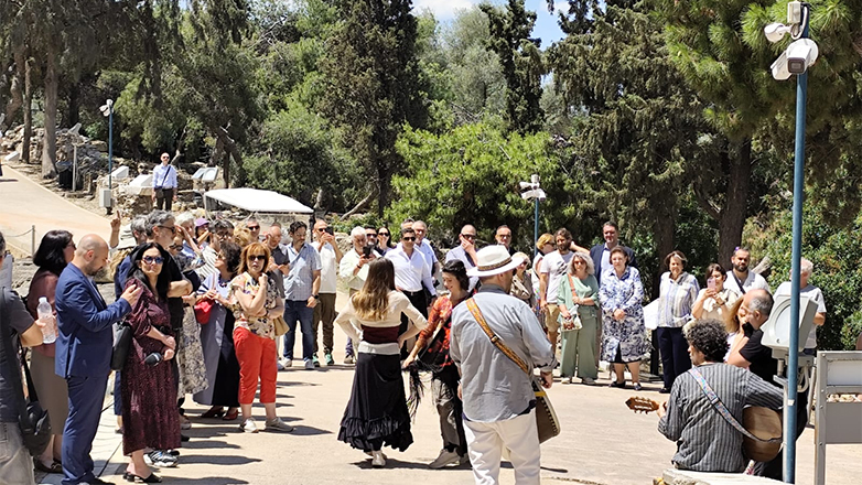 Ακρόπολη: Παραδόθηκε στους πολίτες το Νέο Πωλητήριο