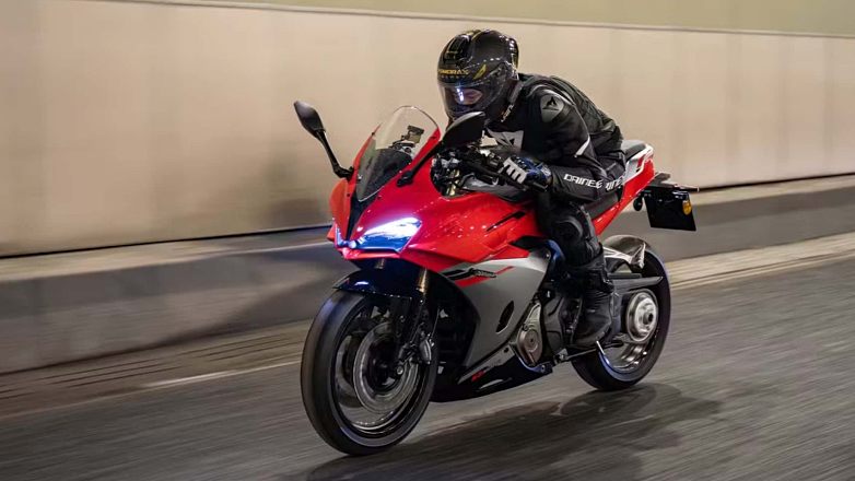 Η QJMOTOR SRK 500 RA διαθέτει αυτόματο κιβώτιο ταχυτήτων και πρωτοπορεί!