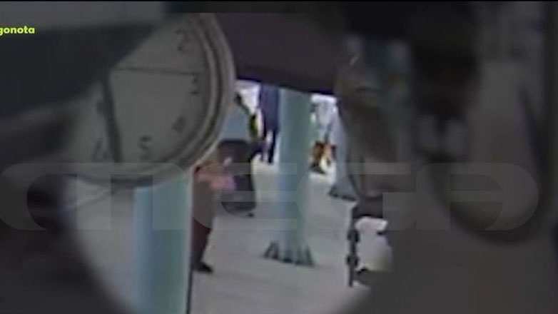 Σοκ στις Αχαρνές: Άνδρας επιχείρησε να μαχαιρώσει μια γυναίκα μέσα στον Προαστιακό