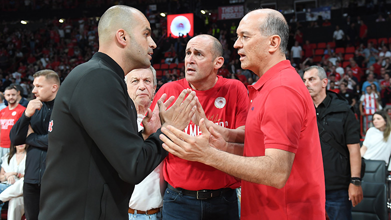 Οι Αγγελόπουλοι εμμένουν στη στάση τους να μην πάνε στο ραντεβού με Γιαννακόπουλο