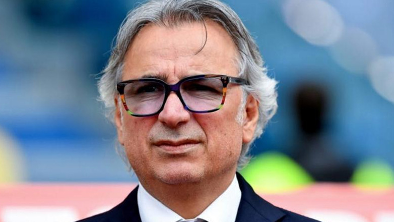 Συγκλονίζει πρώην συμπαίκτης του Μαραντόνα: «Ο πατέρας μου σκότωσε τη μάνα μου με τσεκούρι και μετά από χρόνια αυτοκτόνησε μπροστά μου»