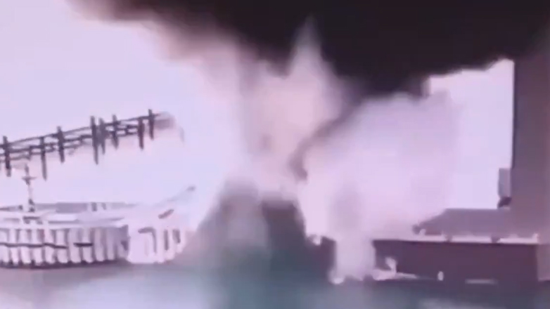 Η ουκρανική SBU χτύπησε και τη γέφυρα της Κριμαίας – Δείτε βίντεο ντοκουμέντο