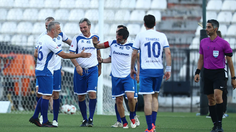 «Clash of Legends»: Νικητές με 2-1 σκορ οι «ήρωες» του 2004 απέναντι στους European Legends