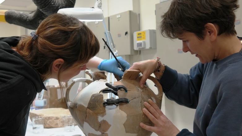 Μαθητές άνοιξαν… κουμπαρά για τα έξοδα εξοπλισμού σε Εσπερινό ΕΠΑΛ της Θεσσαλονίκης