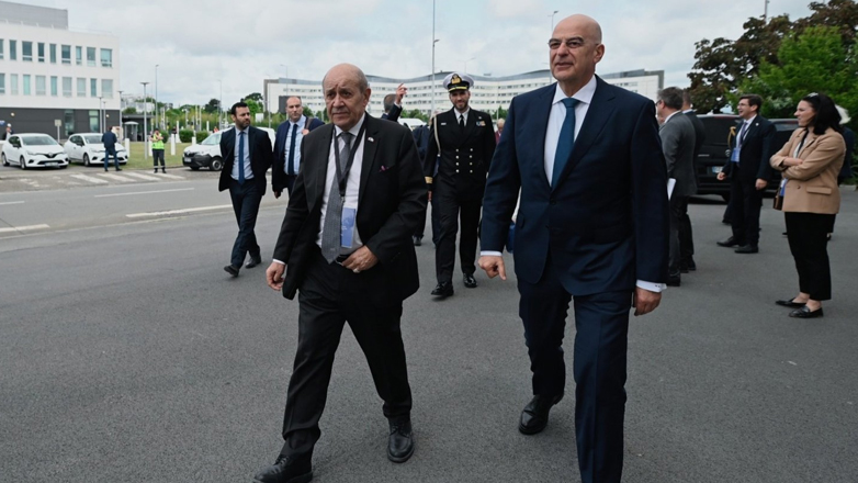 Συνάντηση Ν. Δένδια με τον πρώην υπουργό Εξωτερικών της Γαλλίας