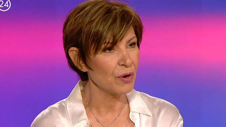 Συγκλονίζει η Κωνσταντίνα για τον θάνατο του πατέρα της: «Μας έλεγαν “πηγαίνετε να δείτε στους ομαδικούς τάφους”»