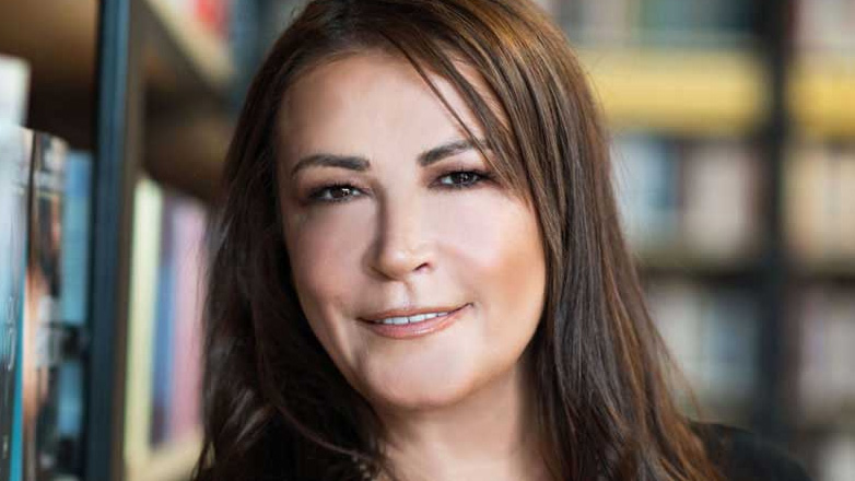 «Ο κορσές της Σταχτοπούτας»: Νέο βιβλίο από τη Θεοφανία Ανδρονίκου Βασιλάκη