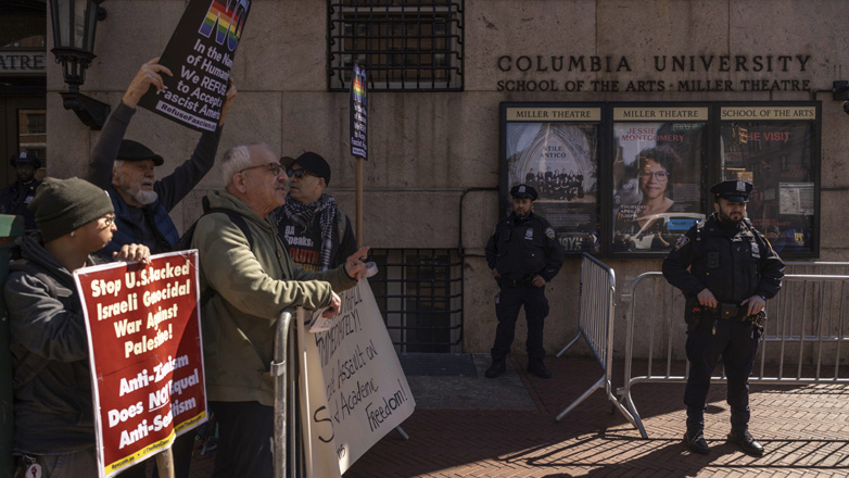 Η κυβέρνηση Τραμπ απειλεί να αφαιρέσει τη διαπίστευση του πανεπιστημίου Κολούμπια