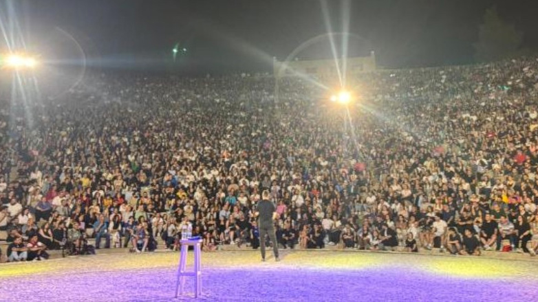 Αλέξανδρος Τσουβέλας: Με 5.000 θεατές η παράστασή του στο Θέατρο Γης