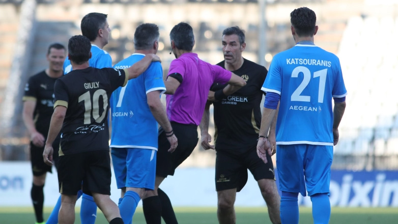 Επεισόδιο Ζαγοράκη-Πιρές στο φιλικό των Legends 2004 με τους European Legends!