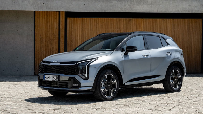 Ανανέωση για το Kia Sportage με πλουσιότερο εξοπλισμό και ισχυρότερα υβριδικά σύνολα