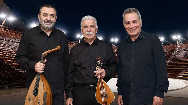 O Βασιλής Σκουλάς ανεβάζει την Κρήτη στον Λυκαβηττό