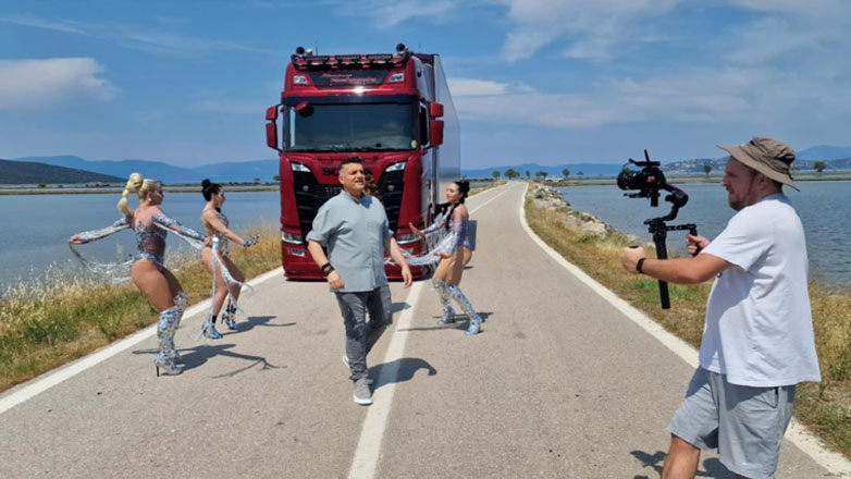 Γιάννης Καψάλης: Backstage φωτογραφίες από το νέο του βίντεο κλιπ!