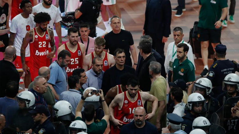 Ο Ολυμπιακός καταγγέλει διπλή επίθεση στον Γιώργο Μπαρτζώκα