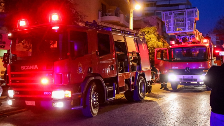 Φωτιά σε διαμέρισμα στην πλατεία Αμερικής