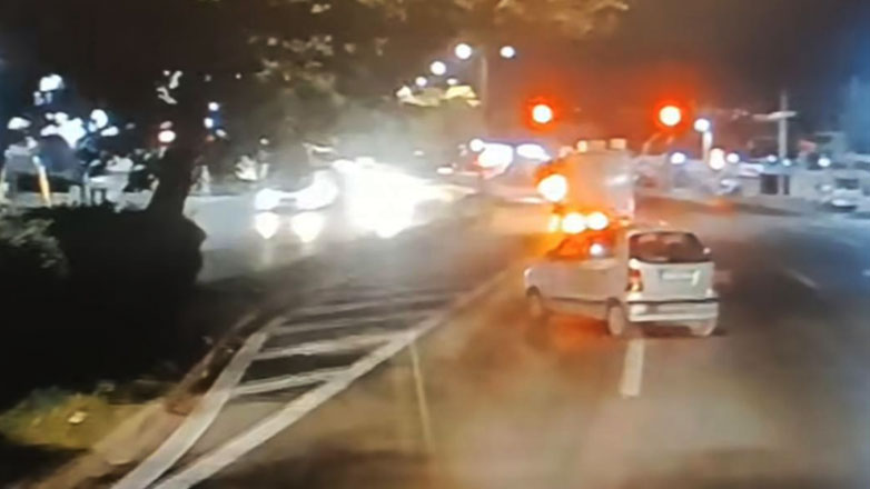 Απίστευτο βίντεο: Δεν έδεσε το χειρόφρενο και το αυτοκίνητο διέσχισε κάθετα την Λεωφόρο Αθηνών (Βίντεο)