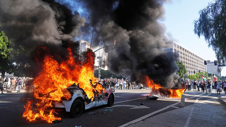 Λος Άντζελες: Νέα βίαια επεισόδια μετά την ανάπτυξη της Εθνοφρουράς από τον Τραμπ