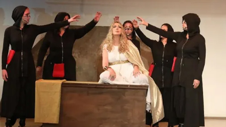 Η Γιούλη Ηλιοπούλου ταξιδεύει σε όλη την Ελλάδα με την  επιτυχημένη  «Ελένη» του Ευριπίδη