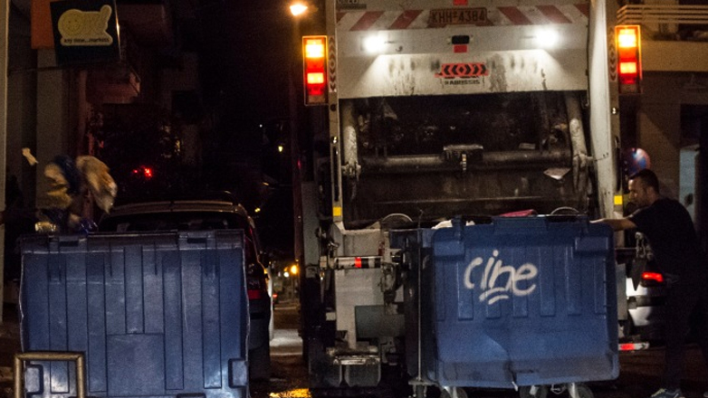 Χτύπησαν υπάλληλο του δήμου γιατί δεν ήθελαν να περιμένουν την αποκομιδή σκουπιδιών