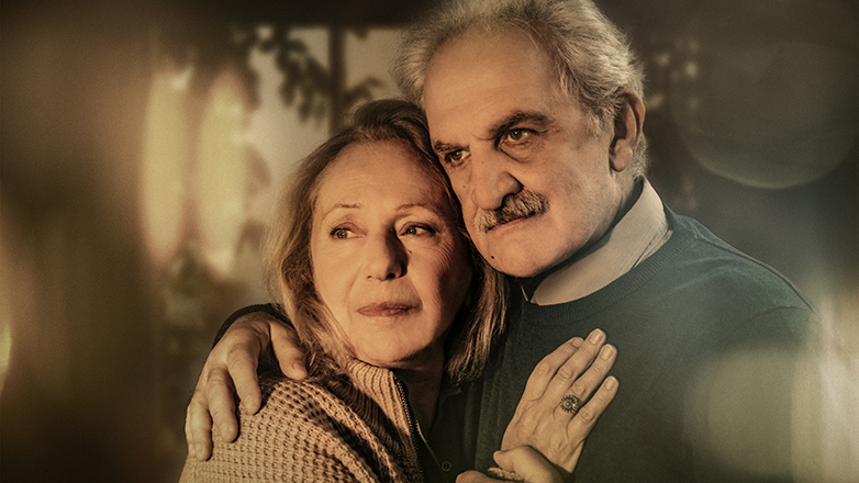 «Πριν ανοίξουμε φτερά» σε σκηνοθεσία της Άννας Μαρίας Παπαχαραλάμπους, με τον Δημήτρη Καταλειφό